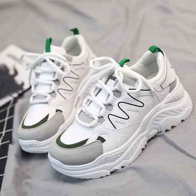 Γυναικεία αθλητικά παπούτσια σε τρία χρώματα