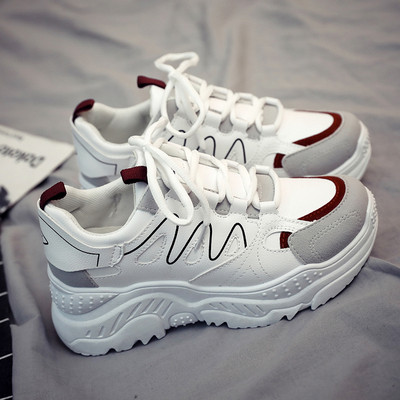 Γυναικεία αθλητικά παπούτσια σε τρία χρώματα