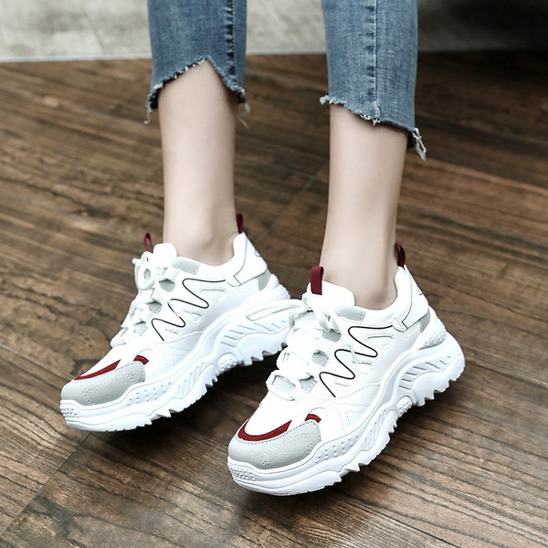 Γυναικεία αθλητικά παπούτσια σε τρία χρώματα