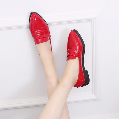 Μοντέρνα γυναικεία παπούτσια σε δύο χρώματα - δύο μοντέλα