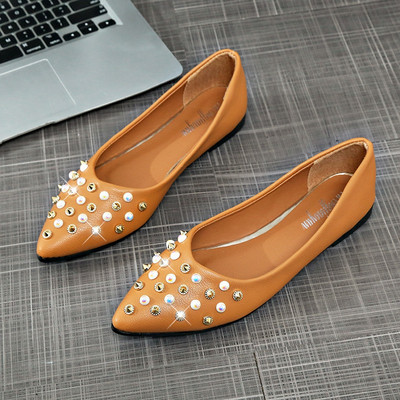 Aktuális női cipő díszgyöngyökkel három színben