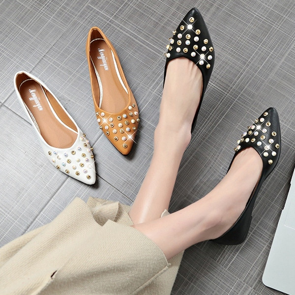 Aktuális női cipő díszgyöngyökkel három színben