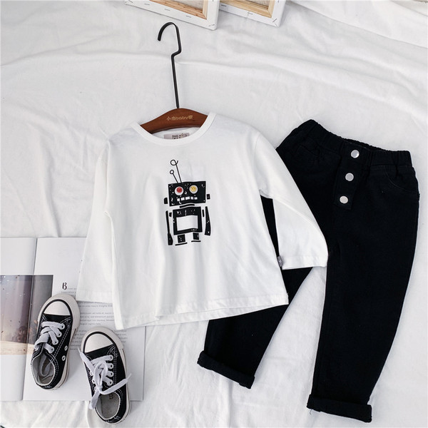 Μοντέρνα παιδική μπλούζα σε λευκό χρώμα