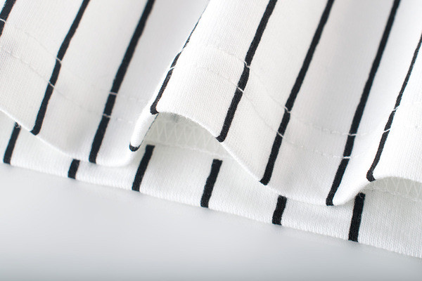 Gyerek blúz O-alakú gallérral és hosszú ujjú fiúknak