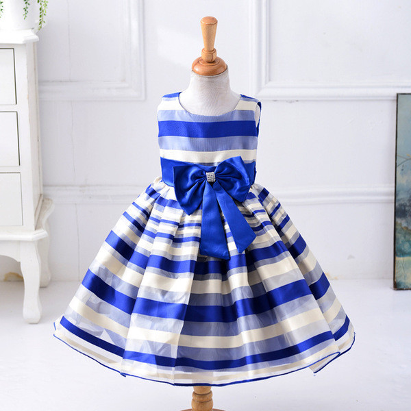 Stílusos csíkos ruha lányoknak két színben szalaggal