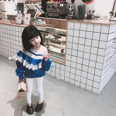 Modern gyerekblúz lányoknak elemmel - piros és kék csipke