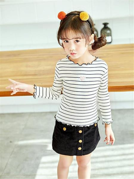 Modern gyerekblúz több színben, mintával