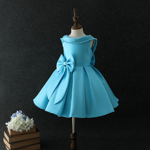 Elegáns ruha lányoknak öt színű szalaggal