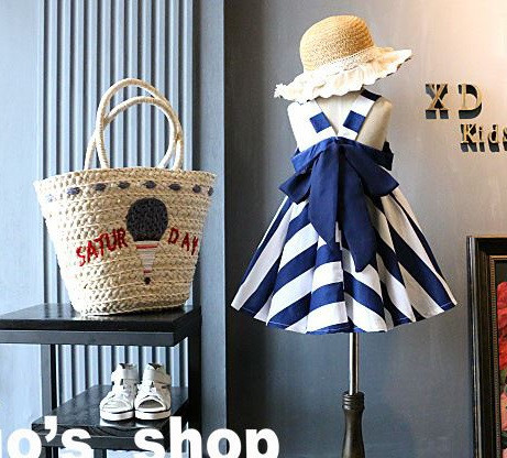 Aktuális csíkos gyerekruha, hátul szalaggal