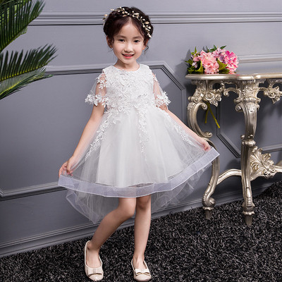 Stílusos gyerekruha csipkével, három színben