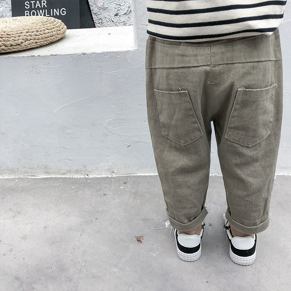 Modern, zsebes gyereknadrág két színben