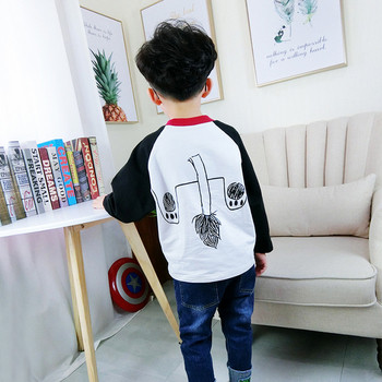 Παιδική μοντέρνα μπλούζα με εφαρμογές για αγόρια