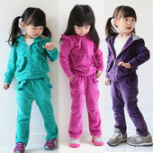 Sportos gyerekcsapat lányoknak három színben