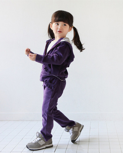 Sportos gyerekcsapat lányoknak három színben