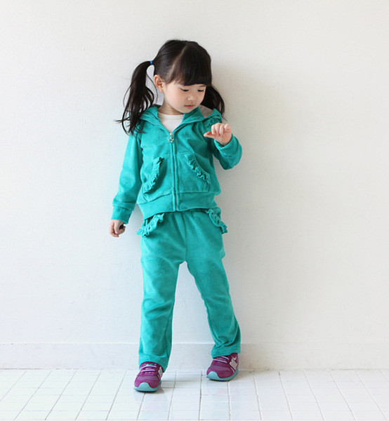 Sportos gyerekcsapat lányoknak három színben