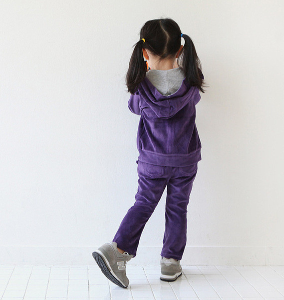 Sportos gyerekcsapat lányoknak három színben