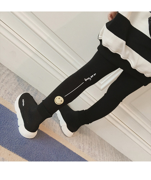 Μοντέρνο παιδικό κολάν  με εκτύπωση σε μαύρο και γκρι χρώμα