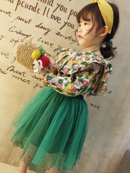 Korszerű gyerekszett, tüllszoknyával és blúzzal