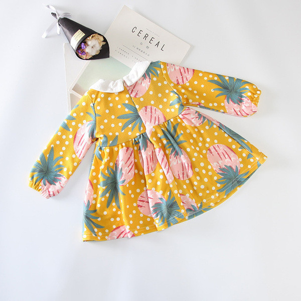 Rochie moderna pentru copii de culoare galbena cu guler alb si aplicatie