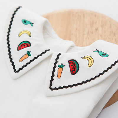 Stílusos gyereking fehér hímzéssel