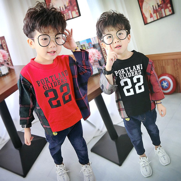 Μοντέρνα παιδική μπλούζα  με  δίχρωμα μανίκια για αγόρια