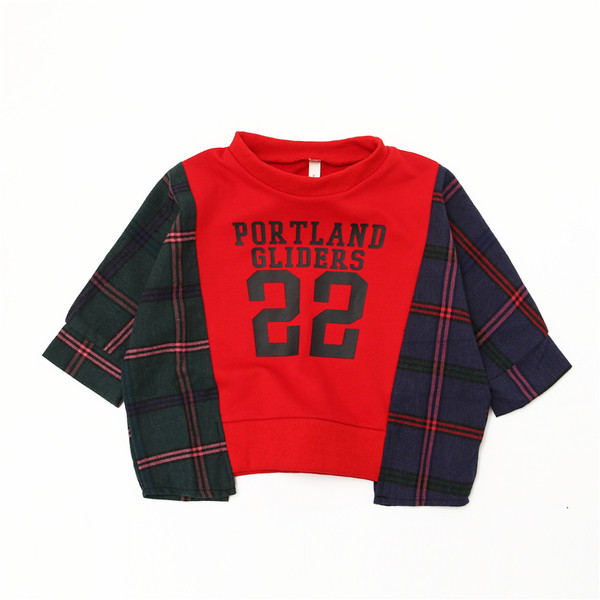 Μοντέρνα παιδική μπλούζα  με  δίχρωμα μανίκια για αγόρια