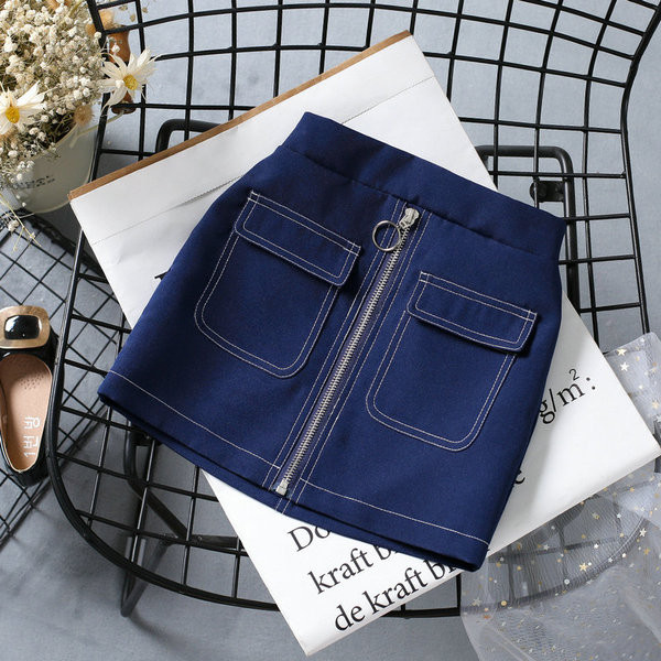 Stílusos gyerekszoknya cipzárral és zsebekkel