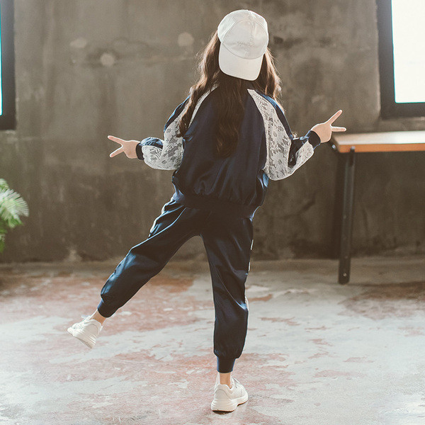 Modern, két részből álló, csipkehatású gyerekcsapat