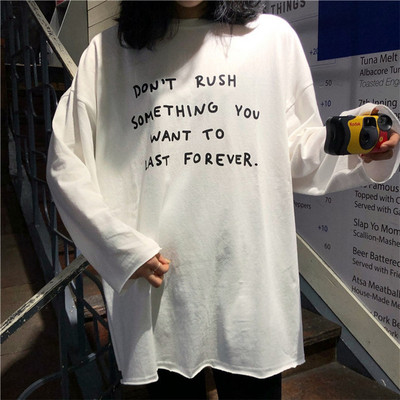 Alkalmi női blúz feliratokkal széles modell