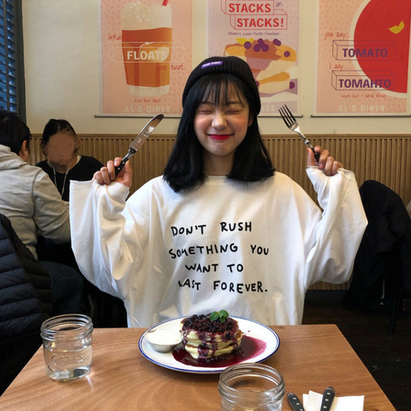 Alkalmi női blúz feliratokkal széles modell