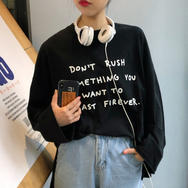 Alkalmi női blúz feliratokkal széles modell