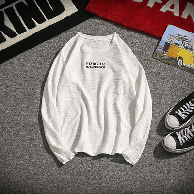 Alkalmi férfi blúz O-alakú gallérral és feliratokkal több színben