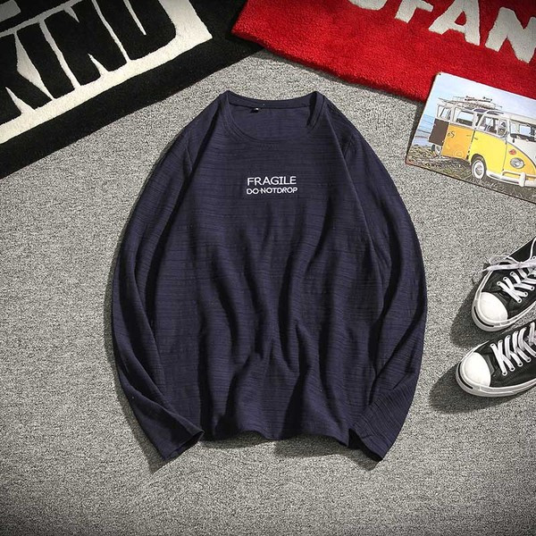 Alkalmi férfi blúz O-alakú gallérral és feliratokkal több színben