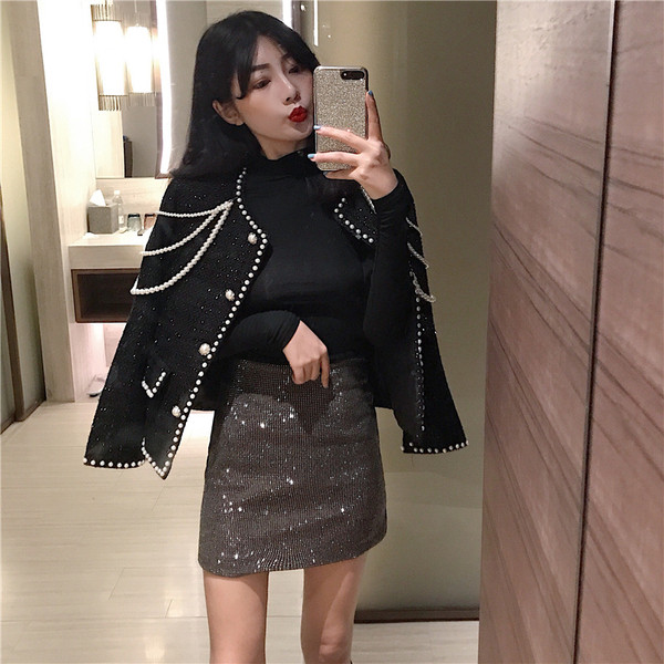 HIT Aktuális női kabát fekete gyöngyökkel