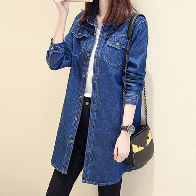 Μοντέρνο γυναικείο πουκάμισο τζιν με τσέπες