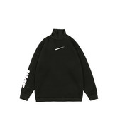 Modern férfi blúz pólógallérral és fekete felirattal