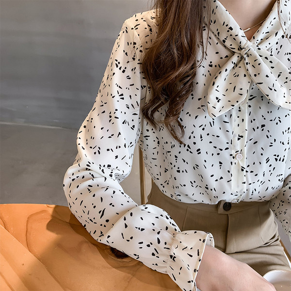 Stílusos női ing három színű szalaggal