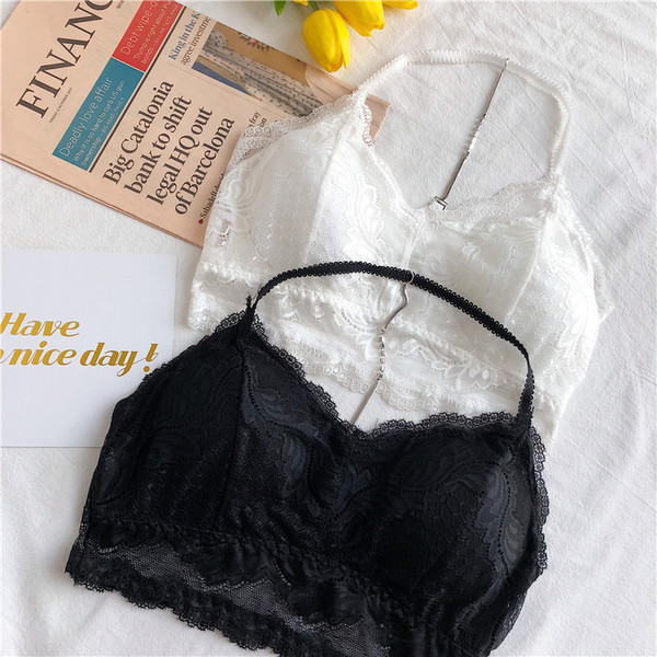 Lezser női intim csipke fehérnemű fém díszítéssel, fekete-fehér színben