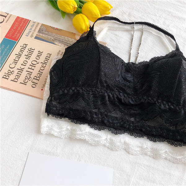 Lezser női intim csipke fehérnemű fém díszítéssel, fekete-fehér színben