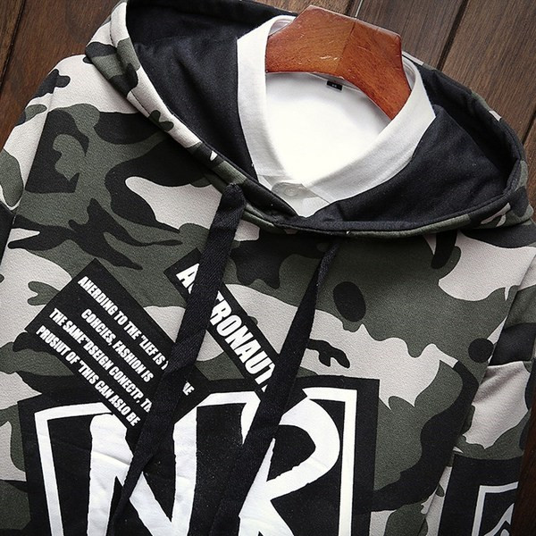 Modern férfi terepszínű pulóver kapucnival két színben