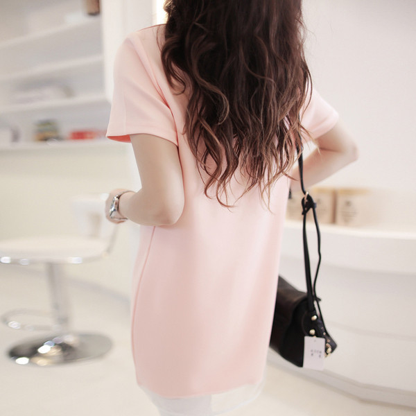 Alkalmi női póló rövid ujjal és rátéttel, két színben