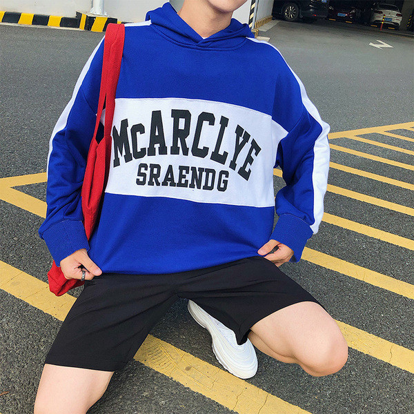 Alkalmi férfi pulóver kapucnival, kék és piros színben