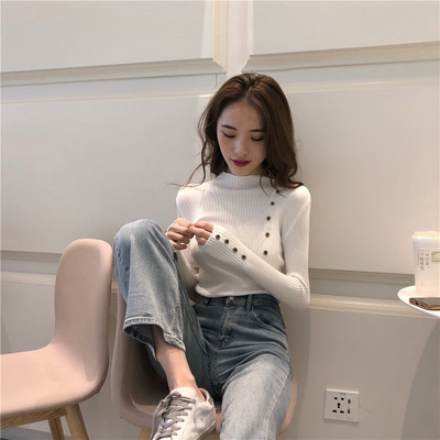 Modern női blúz fém fűzőlyukakkal, különböző színekben