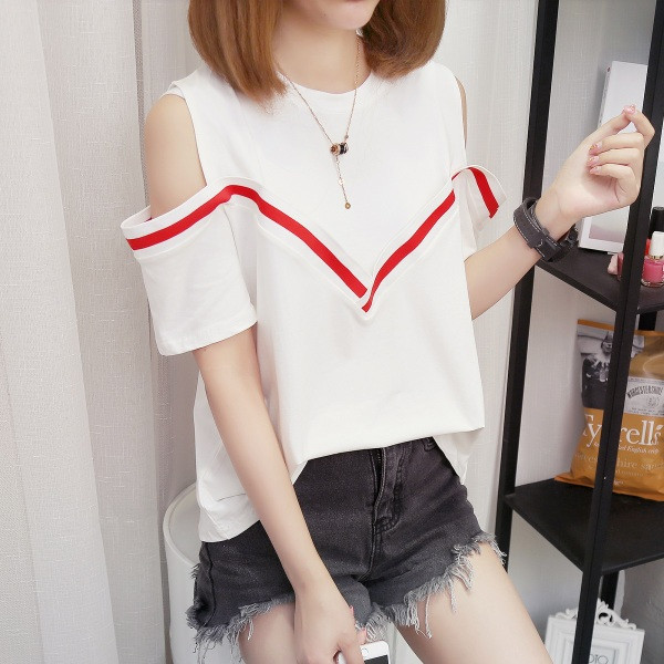 Γυναικεία μπλούζα με  κοντό μανίκι σε λευκό και μαύρο χρώμα 