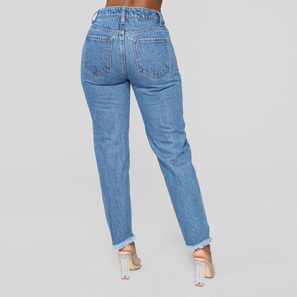 Μοντέρνα γυναικεία τζιν με ψηλή μέση και σκισμένα μοτίβα