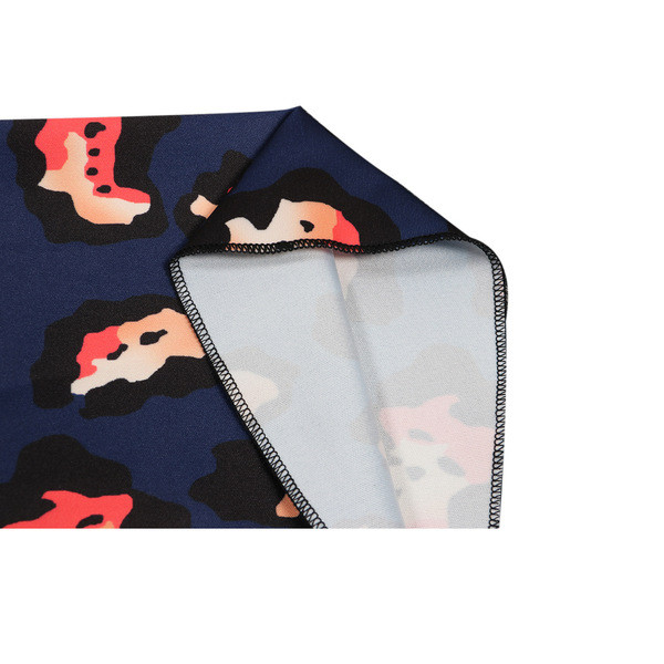 Stílusos női ruha színes motívummal, lótusz ujjakkal