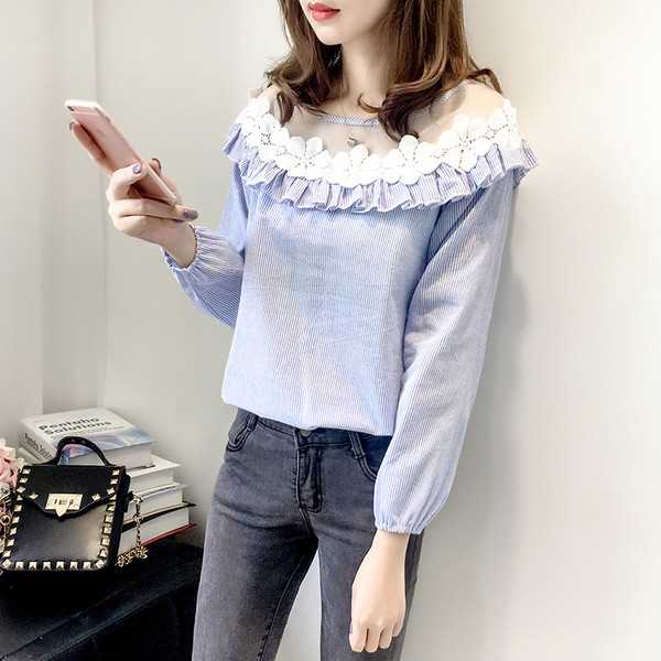 Csíkos női ing kék csipkével