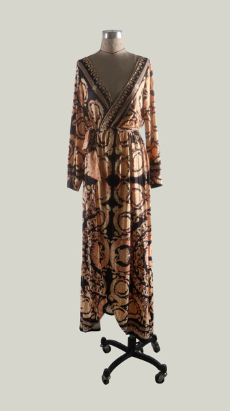 Стилна дамска рокля с флорални мотиви дълъг модел 