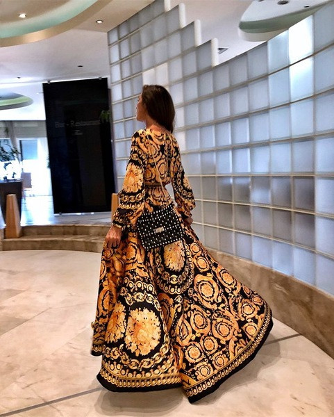 Стилна дамска рокля с флорални мотиви дълъг модел 