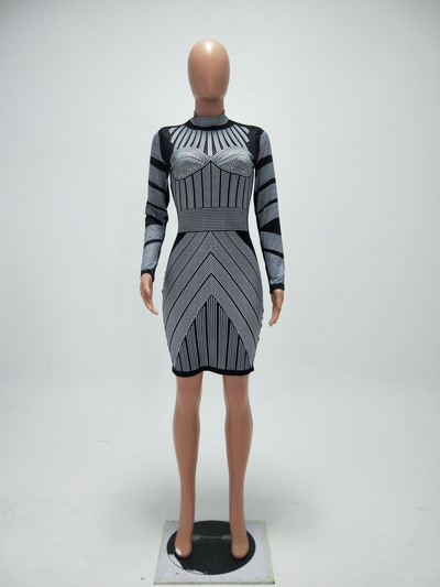 Aktuális női ruha Slim-modell több színben